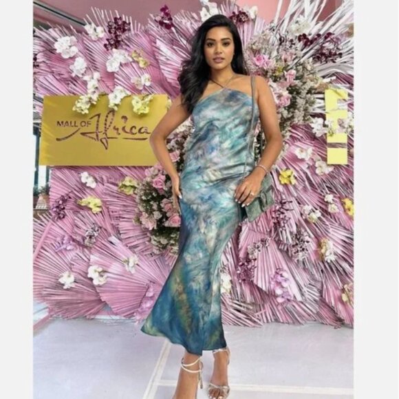 Zara halter satin effect dress - Picture 2 of 11